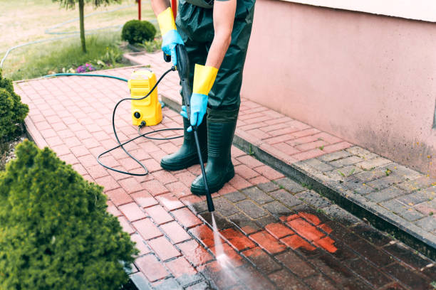 Best Garage Pressure Washing  in Belleville, WI